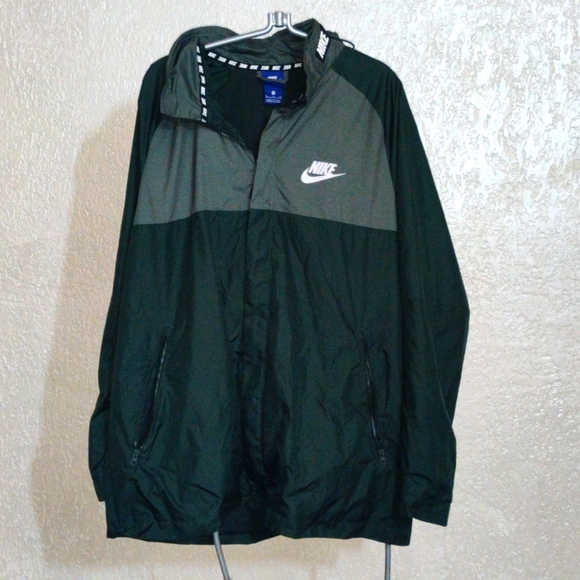 Nike Other - Nike Windbreaker Jacket